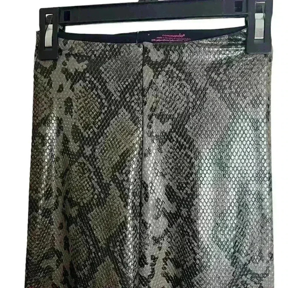𝅺COMMANDO Reptile Embossed Faux Leather Leggings In Grey Snake Size Small - Picture 3 of 9